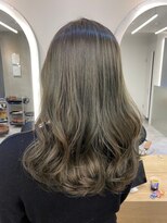 ジーナ セントラル銀座(Zina)&nbsp;小顔オリーブカラーボブルフハイライトカラークールショート