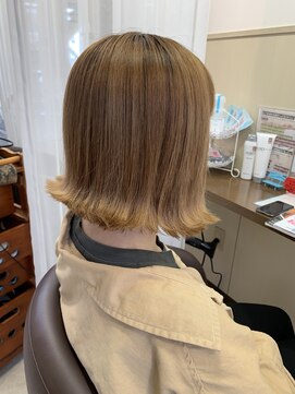 コアフィールフィス(COIFFURE fils) 《見附　今町》ハイトーン　外はねミディボブ