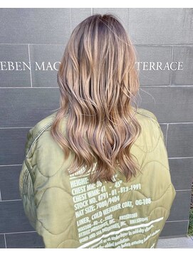 アリーシャ バイ アルティナ(Alisha by artina) シャドールーツ_3Dハイライト_グレーベージュ