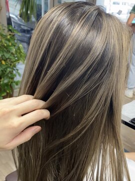 ヴィフ 大船(VIF) 筋感バレイヤージュ/グレージュ/ケアブリーチ/大船駅/大船/鎌倉