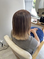 パラゴ(PARAGO.)&nbsp;《緑橋/城東区/女性サロン》切りっぱなしロブ×ハイライト