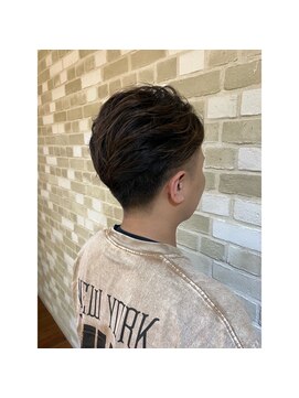 エルサフィロ キタハマ(el zafiro kitahama) 20×30×40代×刈り上げスタイル×クセを活かす×メンズカット