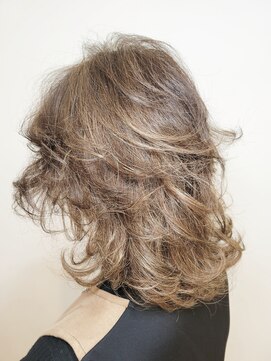 松本平太郎美容室 吉祥寺パートファイブ(PART5) フェザーレイヤー×イノアカラー×ハイライト/30代40代50代60代