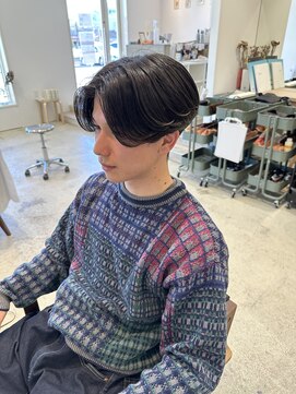 ジジ インターパーク 宇都宮(Gigi) メンズカット/センターパート/刈り上げ/アッシュブラック