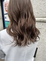 ミラレスカ 栄(MIRA RESCA)&nbsp;透明感たっぷりベージュカラー