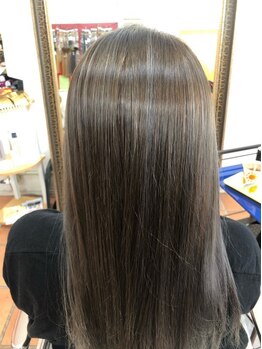 ヘアメイク プリンセス(Hair Make PRINCESS)の写真/白髪染め＋ハイライトなど白髪を活かしたデザインが◎ワンランク上の白髪染めでお洒落を楽しもう☆