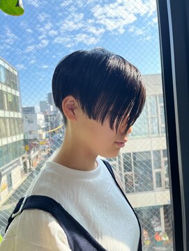 ビハインドザカーテン(BEHIND THE CURTAIN) ツーブロックレイヤーショート刈り上げハンサムショート黒髪