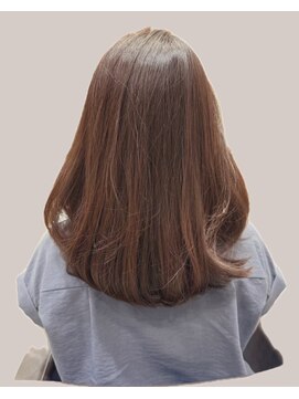 アルム(arum) 艶が印象を左右する大人のセミロング　/横浜/元町/白髪ぼかし