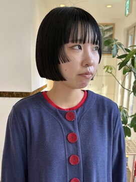 ビファインクーアヴェダ(Be fine coo AVEDA) 顔周りカット　ステップカット　黒髪ボブ/