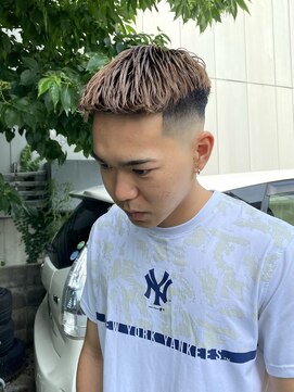 ウェルネス(Wellness) カラークロップフェードカット