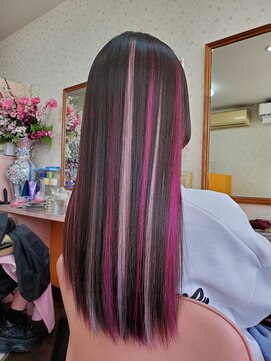 美容室イーナ(e na) シールエクステ原色で華やかに