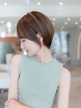 イオ 本厚木(io) 20代30代大人かわいい丸みショート似合わせカットイメチェン