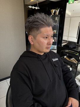 アイズ 海老名(AIZU) 極道パーマ ケアパーマ ダブルカラー シルバーアッシュ