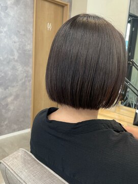 バッカ 横浜桜木町店(BACCA) ミニボブ、暗めベージュカラー