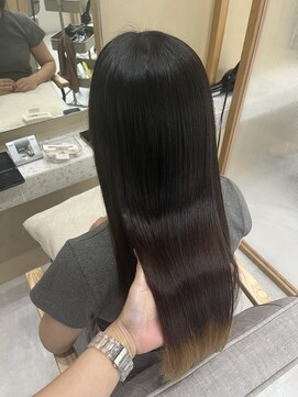 ジーナ サンシャイン通り池袋(Zina) ツヤ髪ストレート