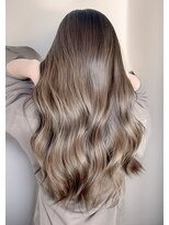 ミスグランディーヴィラス(Miss Grandee VILLAS) ツヤ髪ロング/ハイライト/ベージュ/20代30代40代
