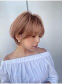ショート ハイトーン 耳かけ 丸み ベージュカラー 