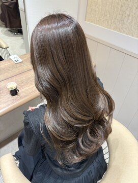 ジーナ 渋谷本店(Zina) ★ルミナスフェザーベージュ×柔ゆるカール【芳賀健吾】