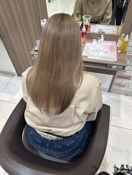 ミルクティーハイトーンカラー×レイヤーカット