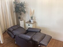 アンジー ANGEEの雰囲気（アイメニューは半個室でのリラックス空間で施術♪）