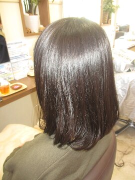 コアフィールフィス(COIFFURE fils) 内巻きミディアムヘア