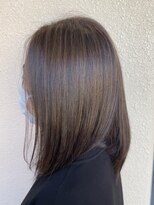 ロエ(loe)&nbsp;白髪ぼかし（脱白髪染め）ハイライトでナチュラルなオシャレを♪