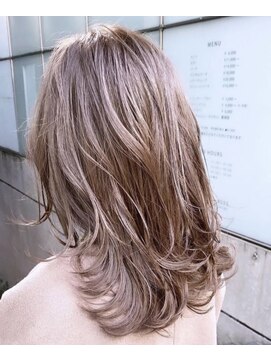 モアナ バイ ヘッドライト 駒沢大学店(Moana by HEADLIGHT) Moana【駒沢】#ベージュ#ミルクティー#ケアブリーチ#レイヤー