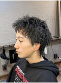 野暮ったいスパイキーショート