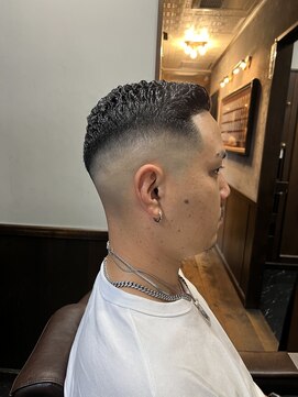 ヒロギンザ 池袋 サンシャイン通り店(HIRO GINZA) 7:3アイロンパーマスキンフェード