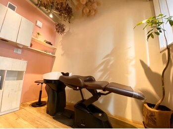 エイチ ヘアアンドメイク(eich hair&make)の写真/【豊川/諏訪町】こだわりスキャルプケア＆癒しの贅沢時間を♪好評のヘッドスパで頭皮や髪のお悩みも解決！