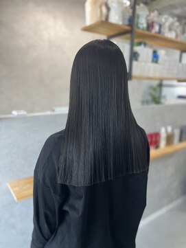 リジー 京橋(LYZY) 切りっぱなし/美髪縮毛矯正/髪質改善/黒髪