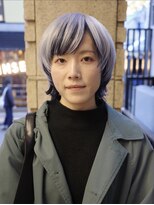 ヤド 原宿(YADO)&nbsp;ホワイトシルバー／ネイビー／ショートウルフ