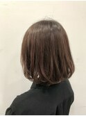 切りっぱなしピンクブラウンミディアムボブヘア
