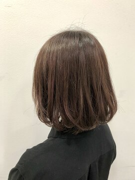 クオーター(QUARTER) 切りっぱなしピンクブラウンミディアムボブヘア