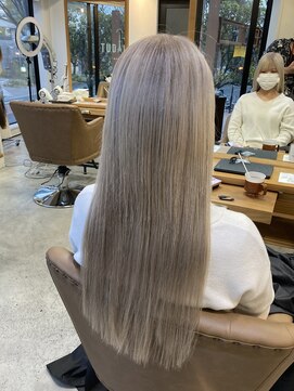 フツーロ 栄(FUTURO) エクステと作るグレージュスタイル