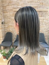 アロマ ヘアー ルーム 新宿店(AROMA hair room) グレー系×切りっぱなし×バレイヤージュ
