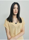 ぱつっとストレートの大人セミロング