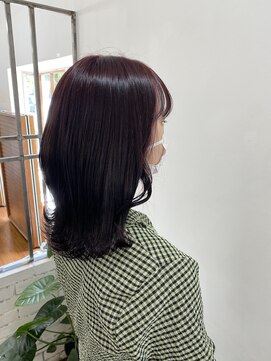 ヘアーアンドメイクアップモパ レッドカラー