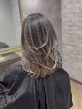 ラビマーニ 箕面店(Labimani) 【Labimani】レイヤーカット×白髪ぼかし(バレイヤージュ)