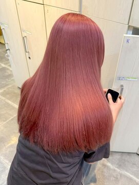 ナンバー イル デュッカ 札幌(N° il duca) 艶ストレートピンクカラー