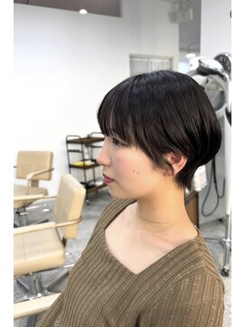 プラグ(Plug) ショート似合わせカットショート暗髪前髪あり20代神宮前外苑前