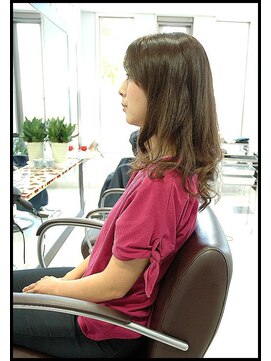 メタ(META) 上品な感じのTWICEのメンバーの髪色