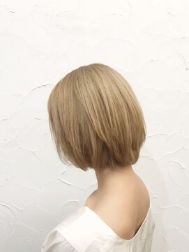 エミュ(emu) ★ミルクティーベージュのショートボブ★【emu】