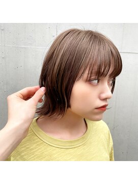 ラナ 渋谷(Lana) 【Chill】大人かわいいホワイトアッシュクールエアリーミディ