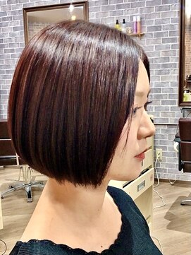 サロンドクロエ(Salon de Chloe) 《Chloe/倉敷》　 ナチュラル××ショートボブ　 　色（ピンク）