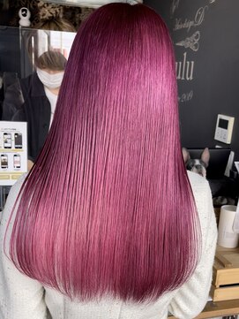 ヘアーデザイン ディードット ウル(D. ulu) 【渡辺秀斗】アクリルピンク