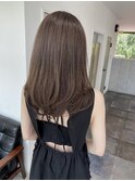 アッシュベージュ × ミディアムレイヤー