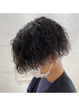 ウェーブ(WAVE) ミディアムセンターパート×ツイストスパイラル/メンズパーマ