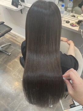 ウィステリア アネックス 銀座(WISTERIA ANNEX) 赤みが出てこないブラウン