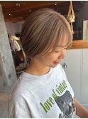 ショートボブ×ミルクティーベージュ
